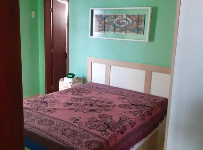 Apartamento Com Estacionamento, Telas Nas Varandas Arraial do Cabo